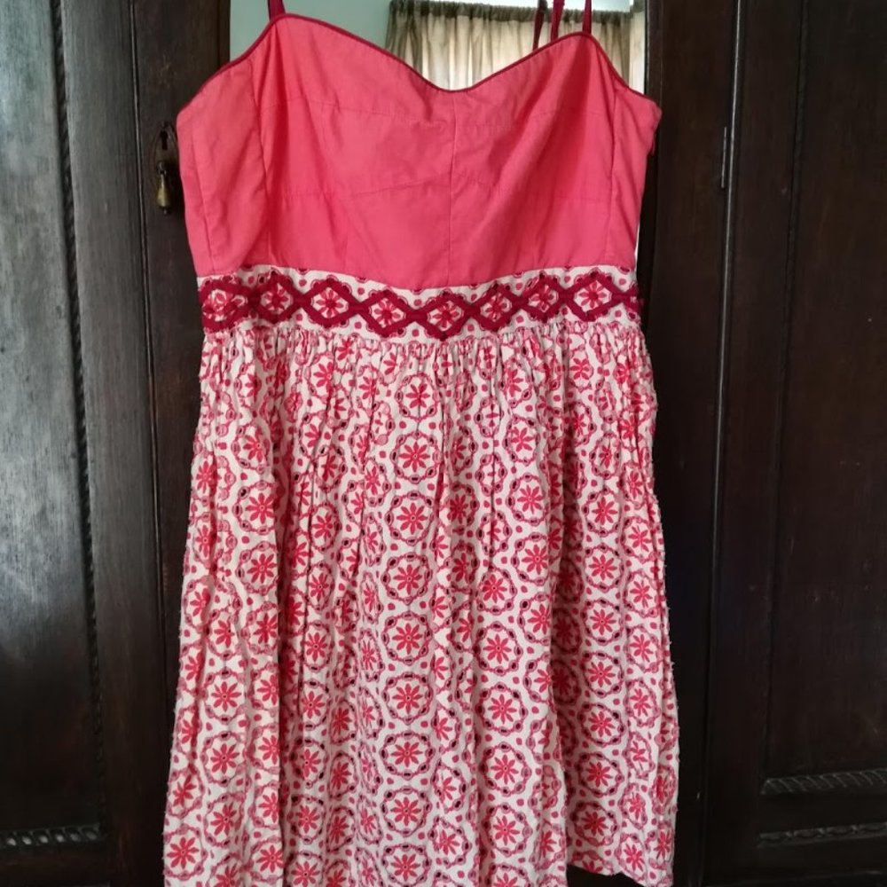 Cotton salmon & white eyelet dress - size 10